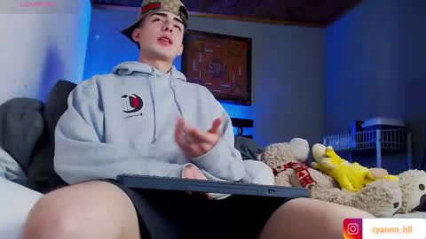 Snapshot of ryannhill_ chatting on 19, 2, 2026 Ryannhill online show from 19, 2, 2026