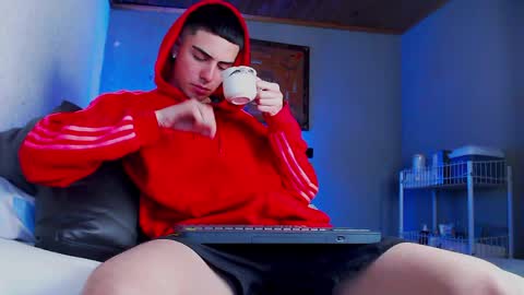 Snapshot of ryannhill_ chatting on 8, 4, 2026 Ryannhill online show from 8, 4, 2026