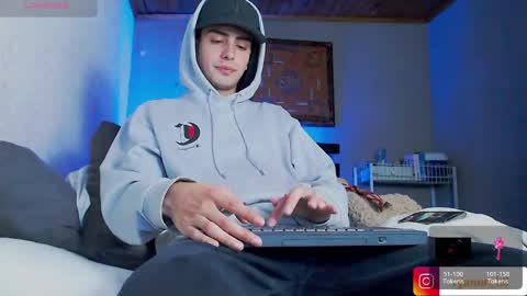 Snapshot of ryannhill_ chatting on 27, 5, 2026 Ryannhill online show from 27, 5, 2026