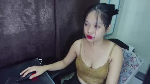 Snapshot of rylee_beau chatting on 17, 12, 2024 Beau Angel online show from 17, 12, 2024