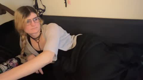 Ryn Michele online show from 25, 2, 2025