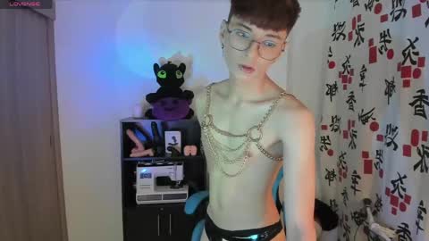 Snapshot of ryo_bleu chatting on 8, 4, 2026 RYO BLEU online show from 8, 4, 2026