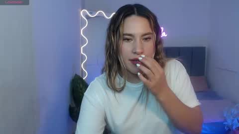 saaya_tay online show from 8, 3, 2025