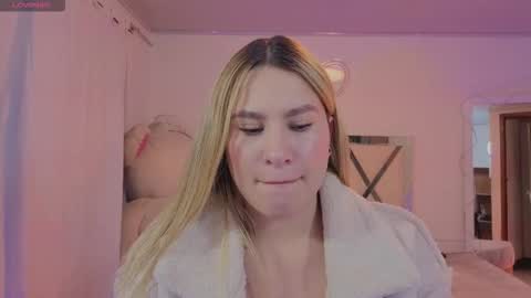 Snapshot of saaya_tay chatting on 11, 2, 2026 saaya_tay online show from 11, 2, 2026