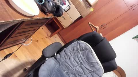 1141323  my Lord Mister Max   moms treasure online show from 25, 3, 2026