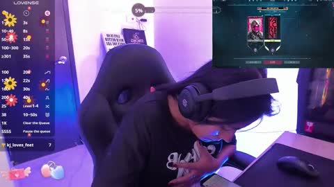 Angie  online show from 4, 10, 2025