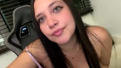 Snapshot of sabrina_cute18 chatting on 14, 11, 2025 Sabrina online show from 14, 11, 2025
