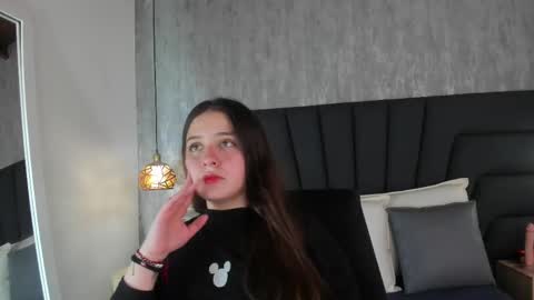 Sabrina Maria online show from 1, 3, 2025