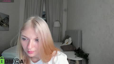 Snapshot of sabrina_moun chatting on 26, 9, 2025 sabrina_moun online show from 26, 9, 2025