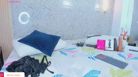 Sabrina Shark online show from 22, 11, 2025