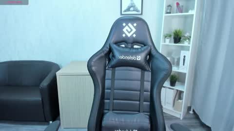 GMT7TueWedThuFriSatSun 0100am-0700am online show from 28, 1, 2025