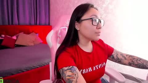 Snapshot of sabrina_sven chatting on 15, 2, 2026 GMT7TueWedThuFriSatSun 0100am-0700am online show from 15, 2, 2026