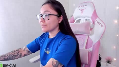 Snapshot of sabrina_sven chatting on 19, 2, 2026 GMT7TueWedThuFriSatSun 0100am-0700am online show from 19, 2, 2026