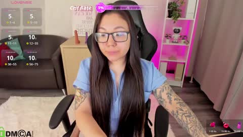 Snapshot of sabrina_sven chatting on 24, 3, 2026 GMT7TueWedThuFriSatSun 0100am-0700am online show from 24, 3, 2026