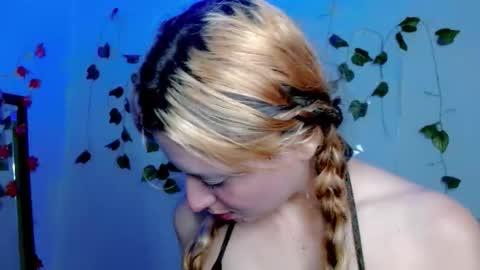 Snapshot of sabrinaexpositoxx chatting on 8, 2, 2026 SABRI online show from 8, 2, 2026