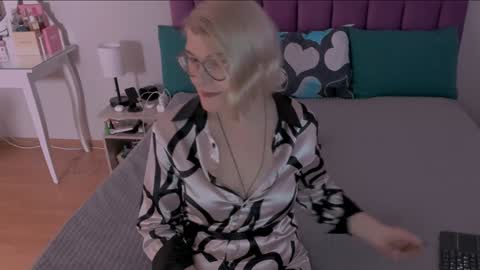 Sabrina MacMarren online show from 9, 12, 2024