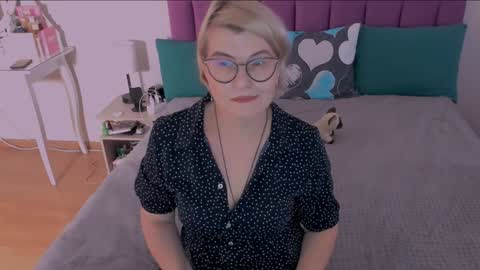 Sabrina MacMarren online show from 11, 12, 2024
