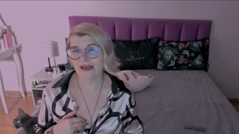 Sabrina MacMarren online show from 16, 12, 2024
