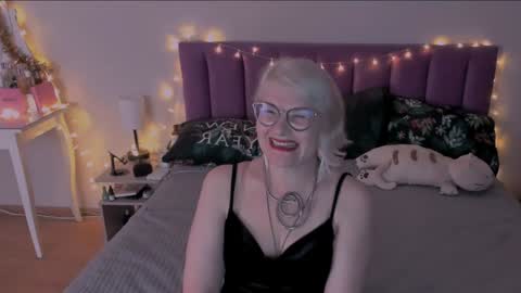 Sabrina MacMarren online show from 24, 12, 2024