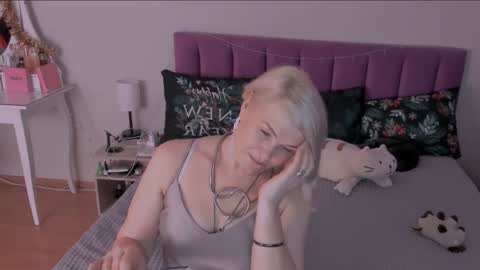 Sabrina MacMarren online show from 26, 12, 2024