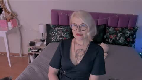 Sabrina MacMarren online show from 28, 12, 2024