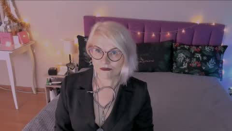 Sabrina MacMarren online show from 29, 12, 2024
