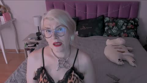 Sabrina MacMarren online show from 4, 1, 2025