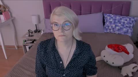 Sabrina MacMarren online show from 6, 1, 2025