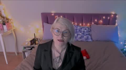 Sabrina MacMarren online show from 7, 1, 2025