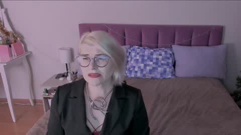 Sabrina MacMarren online show from 17, 1, 2025