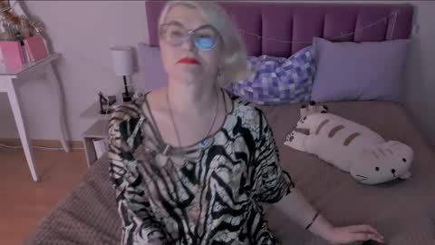 Sabrina MacMarren online show from 19, 1, 2025