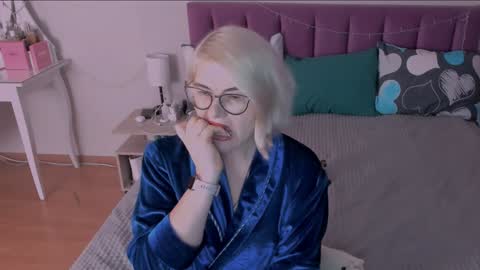 Sabrina MacMarren online show from 21, 1, 2025