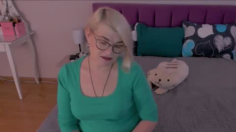 Sabrina MacMarren online show from 22, 1, 2025