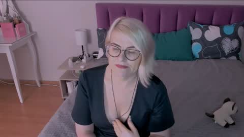 Sabrina MacMarren online show from 23, 1, 2025