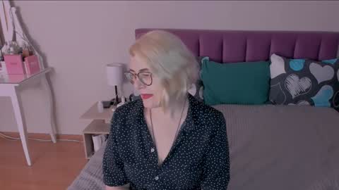Sabrina MacMarren online show from 25, 1, 2025