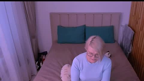Sabrina MacMarren online show from 29, 4, 2026