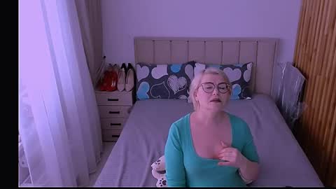 Sabrina MacMarren online show from 12, 5, 2026
