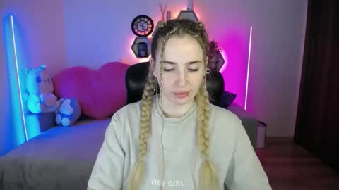 Sabrina Violet online show from 18, 5, 2026