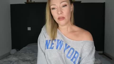 Snapshot of sacha__xx chatting on 12, 1, 2026 sacha__xx online show from 12, 1, 2026