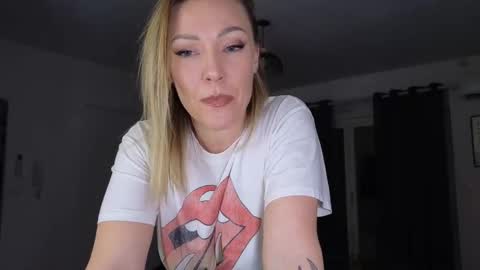 Snapshot of sacha__xx chatting on 14, 1, 2026 sacha__xx online show from 14, 1, 2026