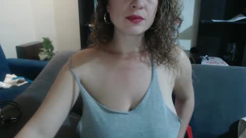 sacrletardiente online show from 22, 2, 2025