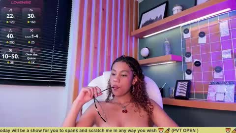 Snapshot of sade_jackson1 chatting on 4, 3, 2025 Sophie online show from 4, 3, 2025