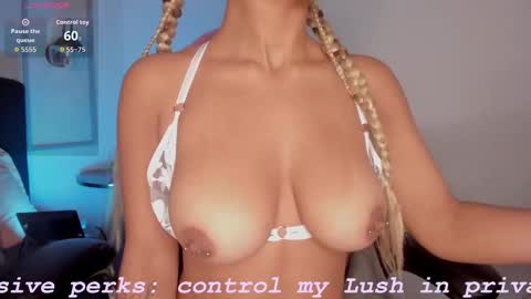 Snapshot of sade_jackson1 chatting on 21, 10, 2025 Sophie online show from 21, 10, 2025