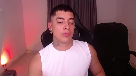 Snapshot of saenz_hotx chatting on 8, 1, 2025 saenz_hotx online show from 8, 1, 2025