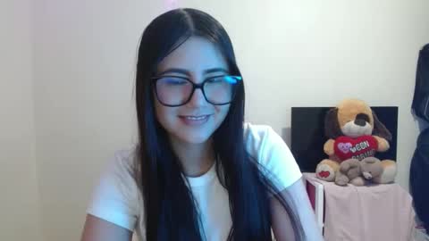 Snapshot of sahaliefox_ chatting on 8, 10, 2025 Sahaliefox online show from 8, 10, 2025