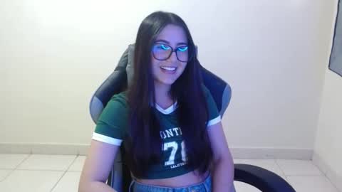 Snapshot of sahaliefox_ chatting on 12, 10, 2025 Sahaliefox online show from 12, 10, 2025