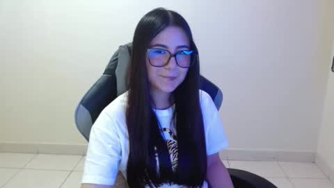 Snapshot of sahaliefox_ chatting on 20, 10, 2025 Sahaliefox online show from 20, 10, 2025