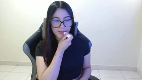 Snapshot of sahaliefox_ chatting on 10, 11, 2025 Sahaliefox online show from 10, 11, 2025