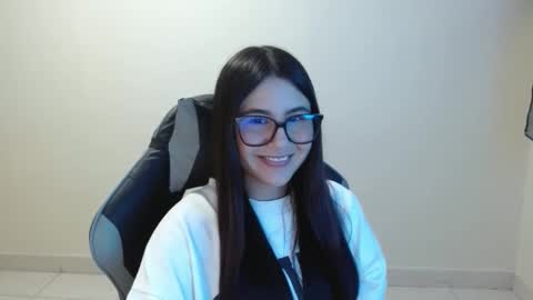 Snapshot of sahaliefox_ chatting on 17, 11, 2025 Sahaliefox online show from 17, 11, 2025