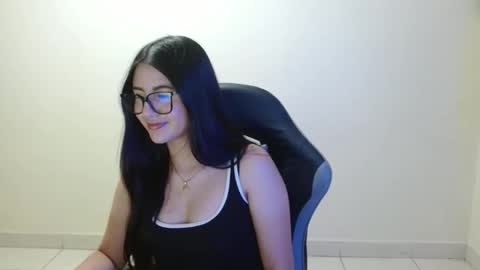 Snapshot of sahaliefox_ chatting on 6, 3, 2026 Sahaliefox online show from 6, 3, 2026